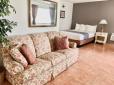 Capri Apartments image 3